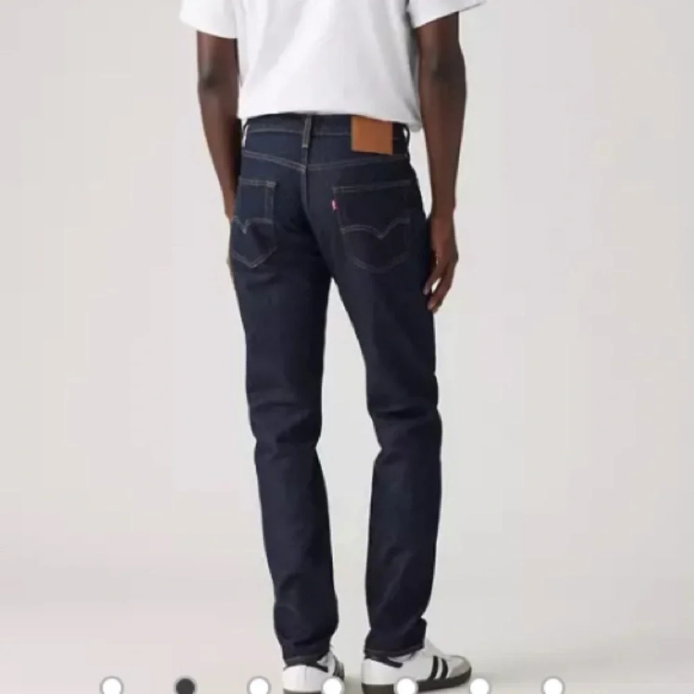 Levi’s 502 Taper Fit Men’s Denim Jeans EUC Cotton Blend Size W30/ L32 Dark Wash